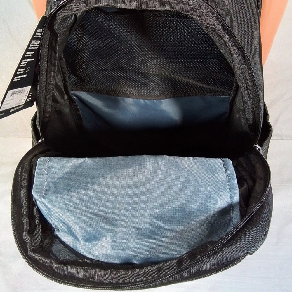 Adidas Defender Backpack-NWT-Black/Black-Water Resistant-Sturdy-Wipe Clean - Picture 4 of 9